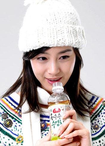 10λ����Ů�Ƿ���ñ�Ӵ�����