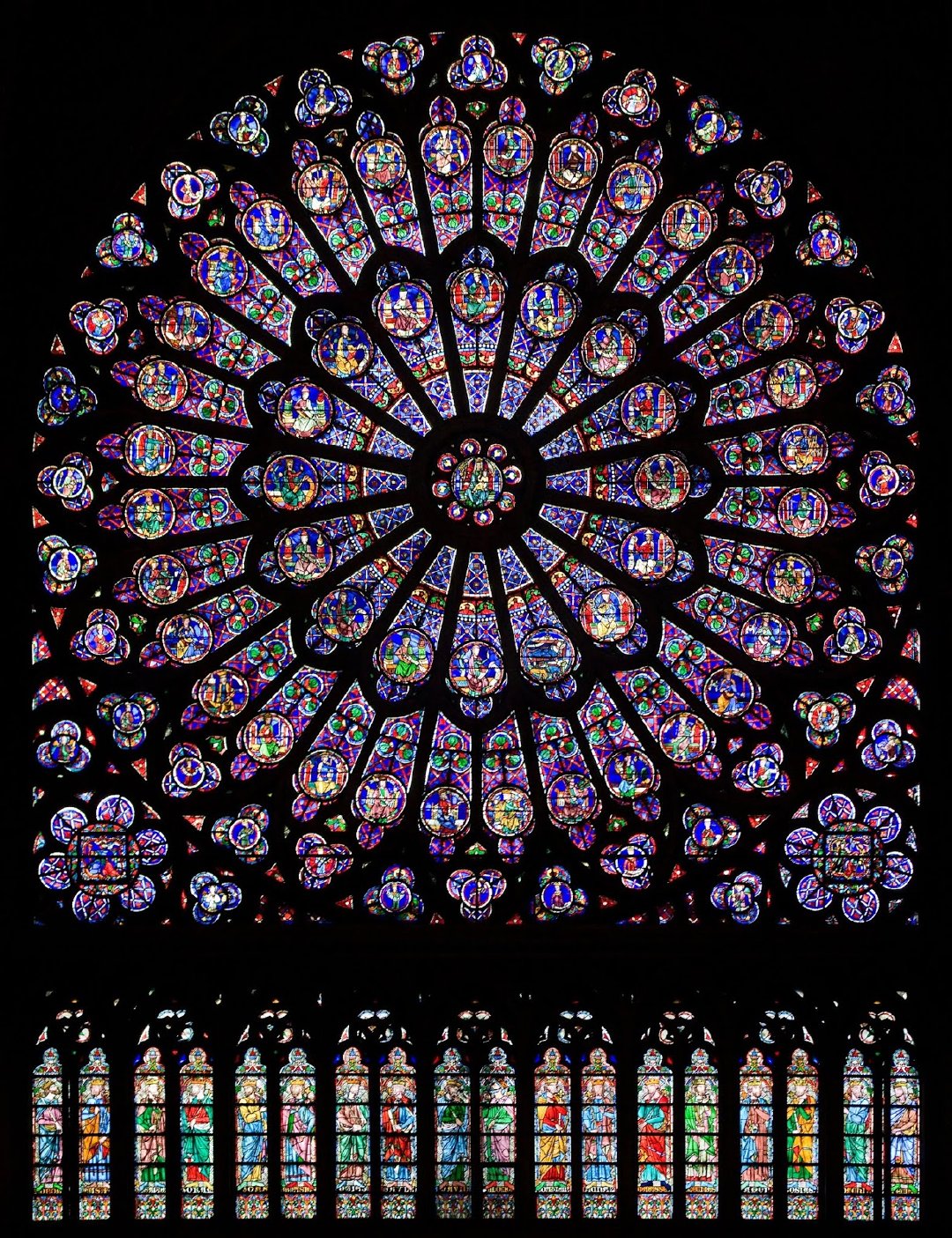 巴黎西南部的沙特尔大教堂壮美的彩色花窗 - 金玉米 | 专注热门资讯视频
