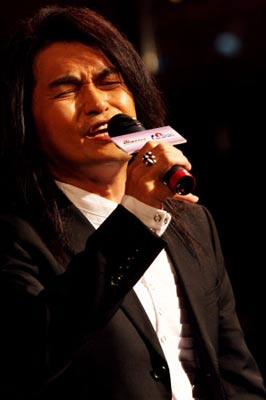 明星成名前工作曝光:建筑工人迪克牛仔