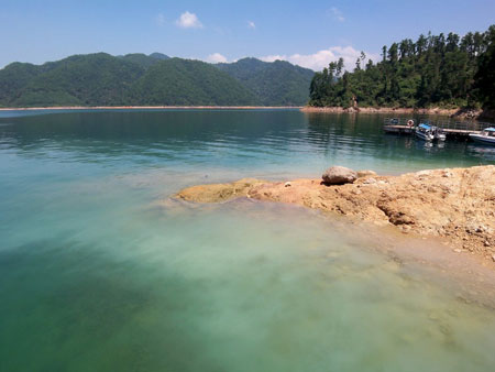 ǧ���������µ�һ��ˮ