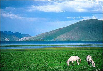 “上面牧场的碧玉之湖”