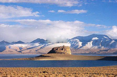 西藏有两个“鬼湖”