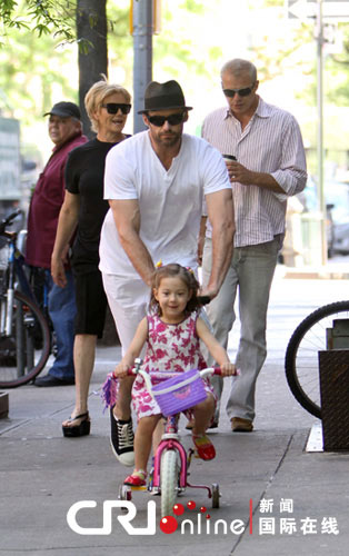 �ݽܿˡ���ǧ��ķ�ɫСͯ��