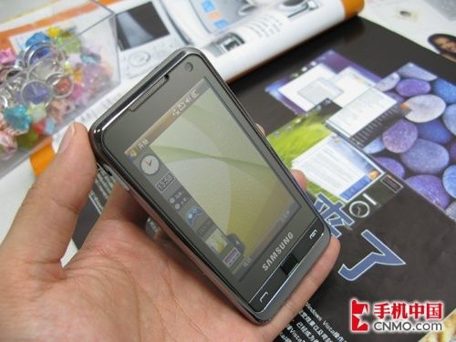 ��iPhone���ĵ��� ����i900˫���뽵�� 