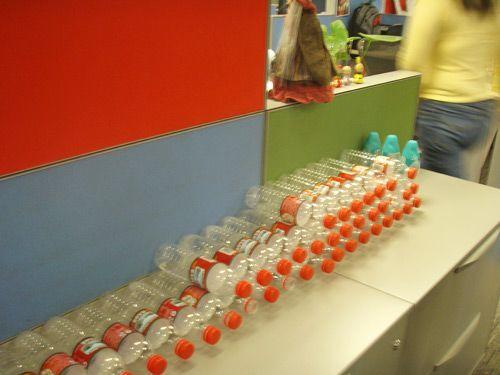 ����һ���ƿװũ��ɽȪ��ƿ