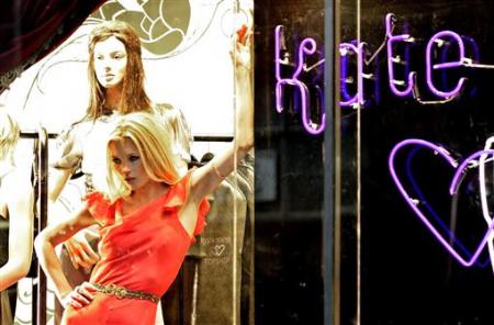 2007��4��30�գ�Ӣ���׶أ�����-Ī˹չʾTopshop��װ��ʱװ