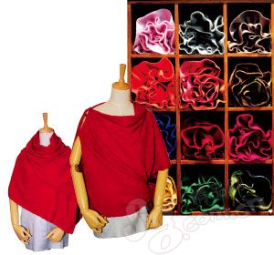 带扣红色披肩,可以变换出马甲、披肩、围脖等多种穿法 带扣红色披肩,可以变换出马甲、披肩、围脖等多种穿法