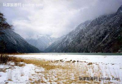 �������󾭵���ԽҰ·��