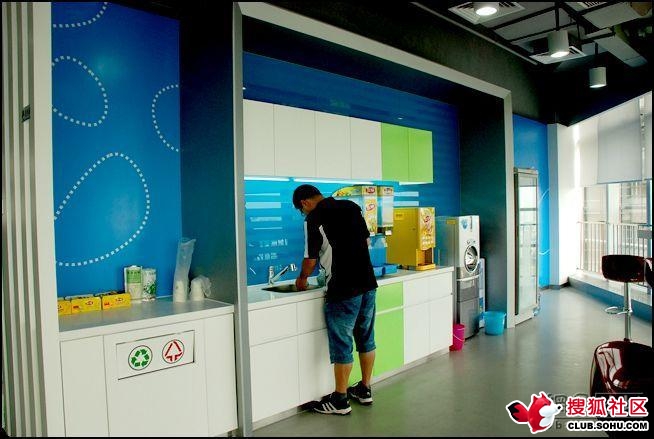 �Ѻ����������ϴ�ͼƬ