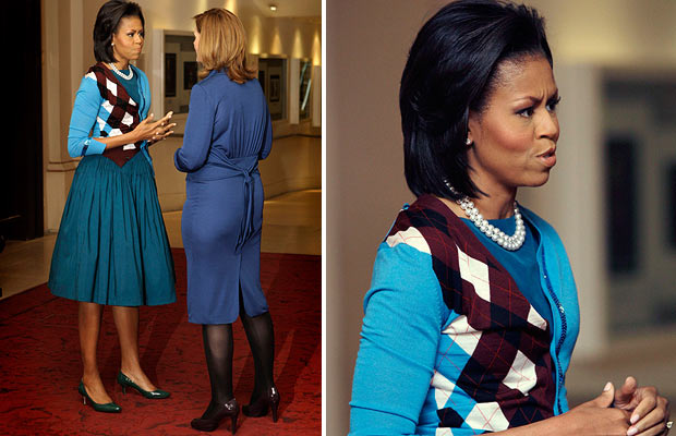奥巴马夫人惊艳时装秀/图 Sarah Brown, wife of Britain's PM Brown greets U.S first lady Michelle Obama, at G20 spouses visit to Royal Opera House in London