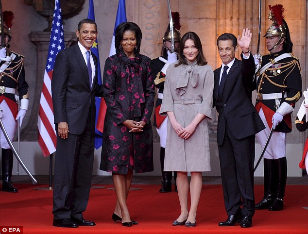 奥巴马夫人惊艳时装秀/图 米歇尔和卡拉