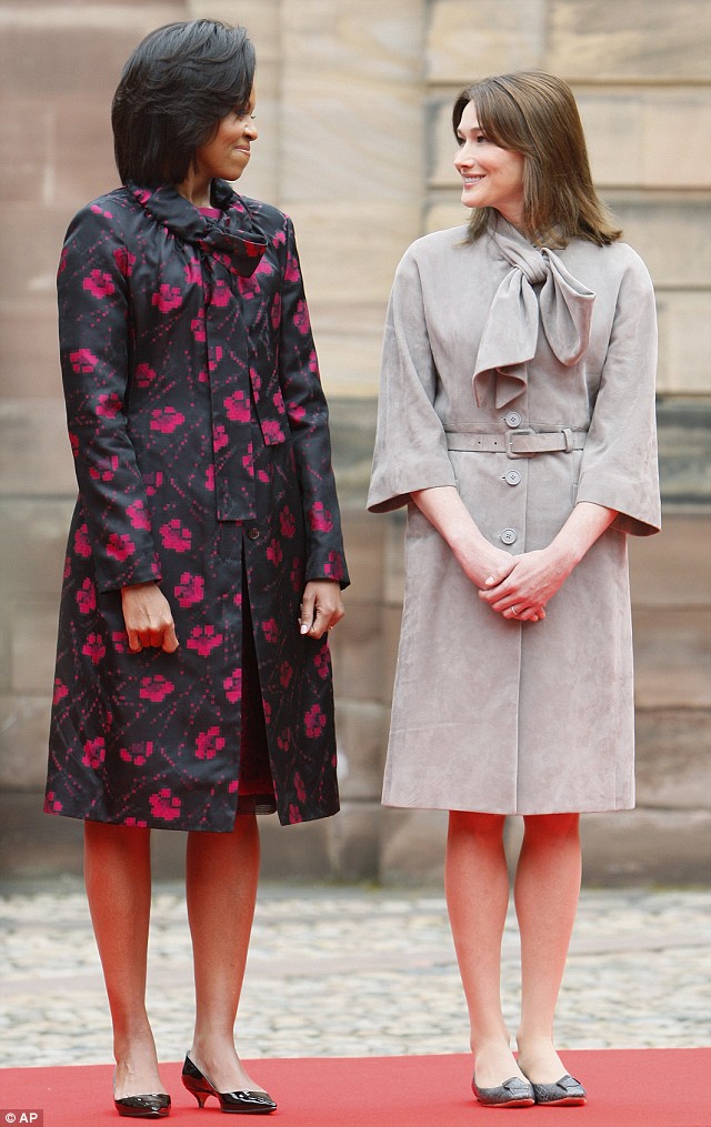 奥巴马夫人惊艳时装秀/图 米歇尔奥巴马和卡拉布鲁尼