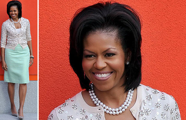 奥巴马夫人惊艳时装秀/图 Michelle Obama visits Maggie's Cancer Caring Centre in west London