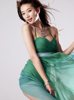 8大美女明星丰胸各有妙招(图) -精品消费网 8大美女明星丰胸各有妙招(图) - 阳光哥哥 - 阳光照耀中华