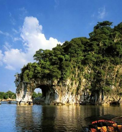 �������¿��콭   �����������������콭���콭���������������չ����&ldquo;ɽ�ࡢˮ�㡢���桢ʯ��&rdquo;���ص㣬���һ���&ldquo;��̶����̲����Ȫ������&rdquo;�ļѾ�������Ĺ��֣�ϸ����ɴ��ƮƮ�������������ƣ������ɹ��������ξ���λ�ڹ��ֶ��ϲ��Ĺ����أ��Ծ����ĹŴ�����Ⱥ�����ҷ������̬������Ŀ&mdash;&mdash;����ɽ��԰����������Ķ�һ�ӡ����ʫ�续����ɽ��ˮ�����Ǿ���������������   �淨��ʾ���͹Ž��������ٲ�