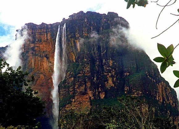 Blick auf den Angel Fall im Canaima National Park, aufgenommen am 26.2.2004.