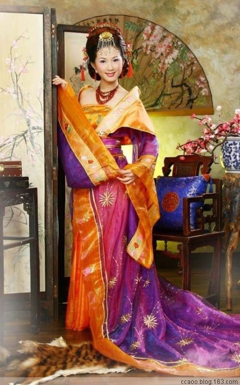 2009������۸��Ĺ�װ���� - ѾѾ   ��ױ����ʦ - ѾѾ��װ���Ͳ���