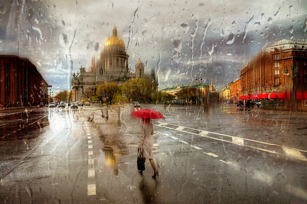 俄罗斯摄影师拍摄的雨中街景