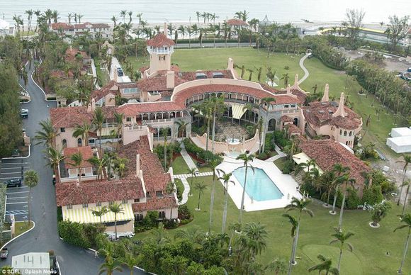 川普佛罗里达州棕榈湾的马阿拉歌俱乐部（Mar-A-Lago）别墅