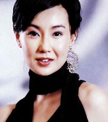 学女星耳环配发型 玩出百变风情