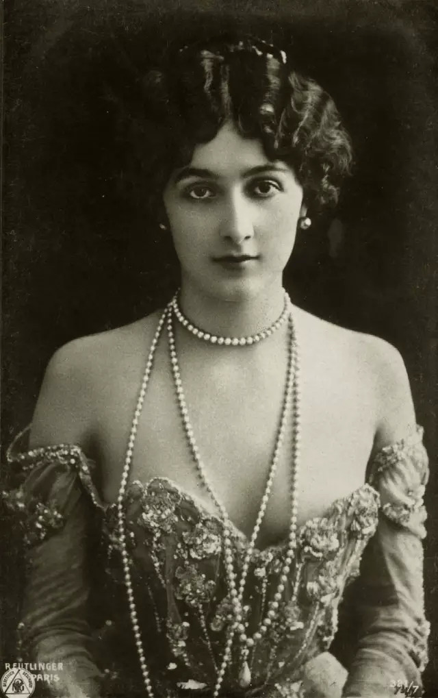 画在餐盘上最美的女人--Lina Cavalieri