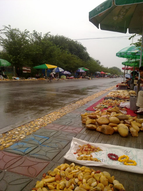 乌尔禾金丝玉市场