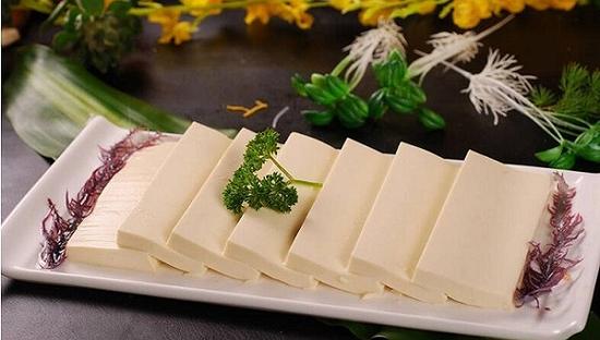 如何优雅并且有品的吃豆腐