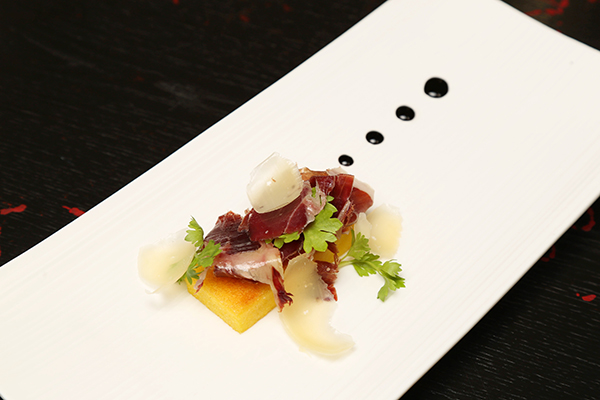 相约GEORGE’S BAR&RESTAURANT，赴一场夏日里的约会