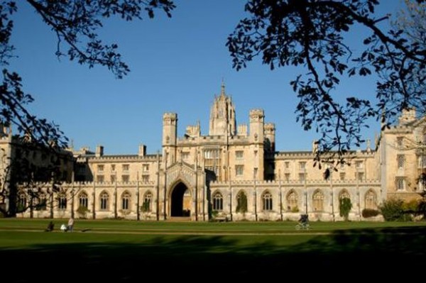 英国剑桥大学的美臀比赛