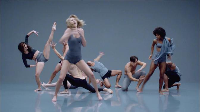 泰勒·斯威夫特（TAYLOR SWIFT）--摆脱它（Shake It Off）