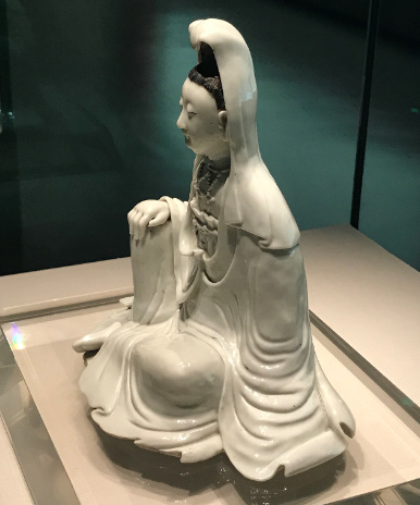 清乾隆唐英敬制甜白釉观音像 - 金玉米 | 专注热门资讯视频