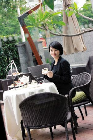 精致茶具，尽显下午茶品味