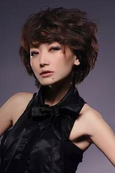 09年流行的女士短发发型图片