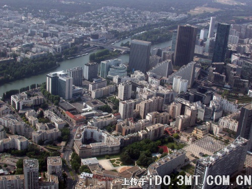 点击看大图 航拍巴黎:城市美景尽收眼底(图)