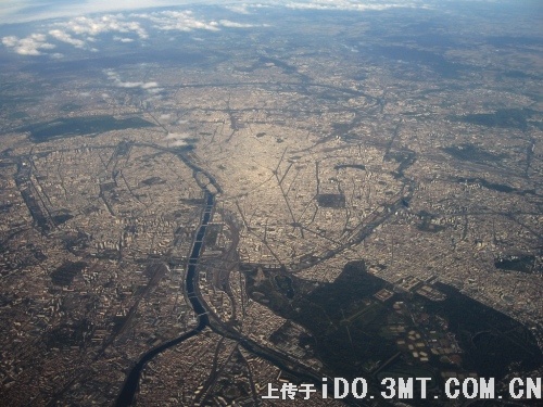 点击看大图 航拍巴黎:城市美景尽收眼底(图)