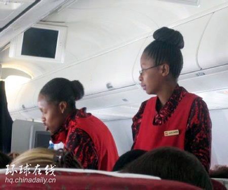 组图：世界各国空姐性感服饰