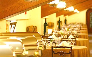葡萄酒主题的爱斐堡西餐厅
