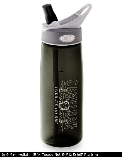 铁血网提醒您:点击可查看大图 美国大兵的伙伴——CAMELBAK“驼峰”水袋