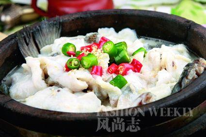 石锅鲈鱼