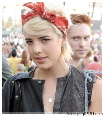 好莱坞明星今夏最流行的发饰 好莱坞明星今夏最流行的发饰