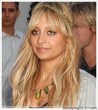 好莱坞明星今夏最流行的发饰 好莱坞明星今夏最流行的发饰