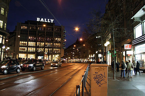 点击查看更多内容 点击查看更多内容