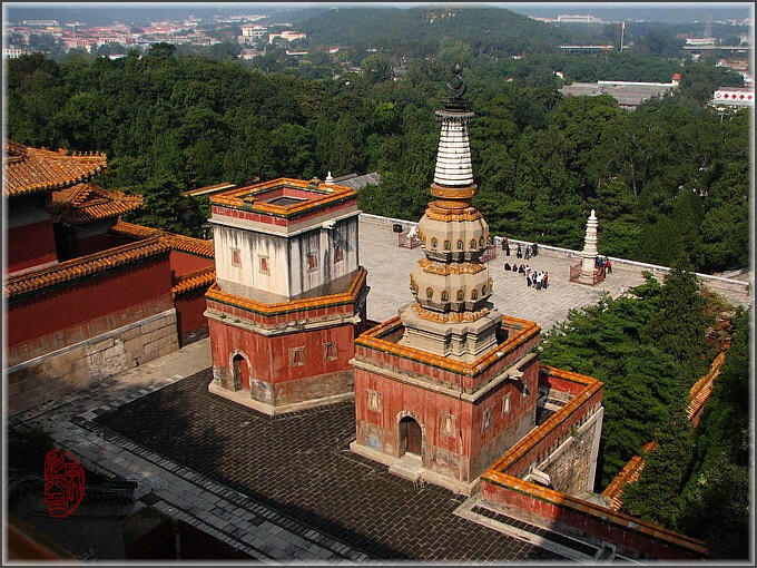 北京的古塔-颐和园须弥灵境塔门