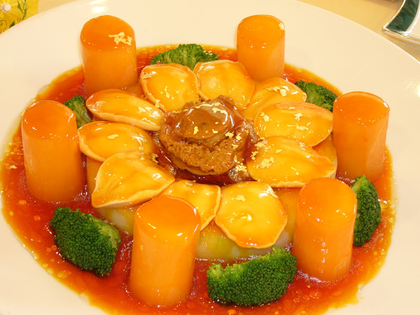 请您品尝海参鲍鱼大餐