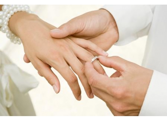 浪漫婚礼10种新颖的送戒指方法