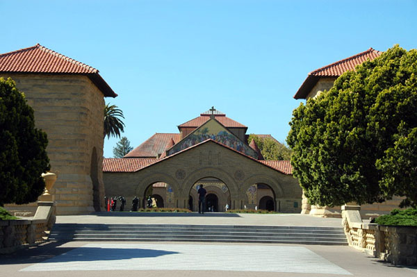 游览美国高等学府斯坦福大学 校园美景让人驻足
