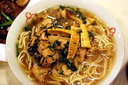 杭州名吃片儿川面
