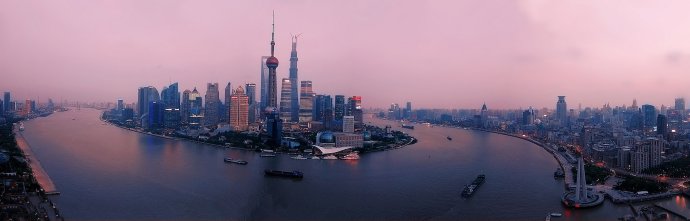 在酒店高处拍摄的那些上海外滩江景的全景照片