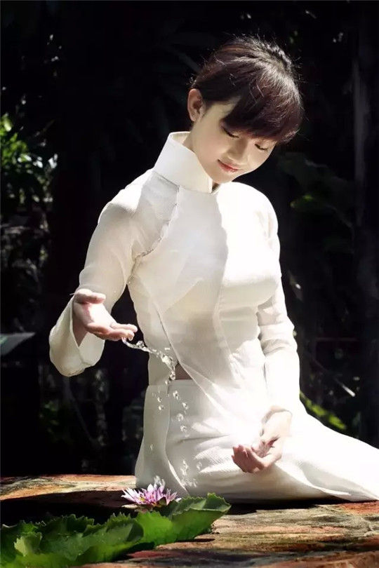 世界上最美的两件衣服：一件是旗袍，另一件竟在越南