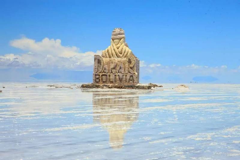 传说中的天空之镜乌尤尼盐沼（Salar de Uyuni）